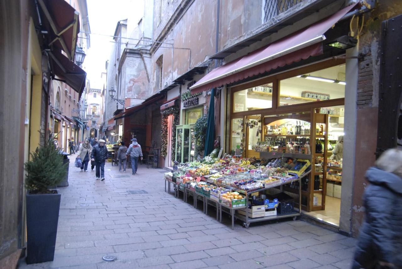 Ur-nest Piazza Maggiore Bologna