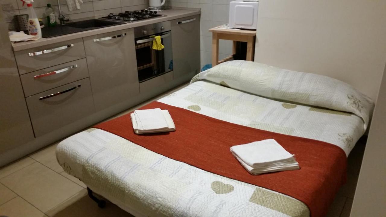 Studio Flat 111 Via Francesco Zanardi * Bologna