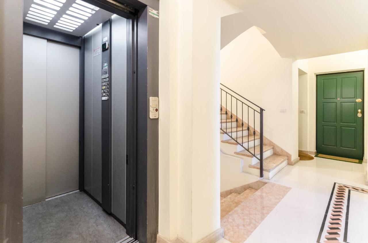 Apartment Flat 13: Elegante E Luminoso Con Terrazzo Privato