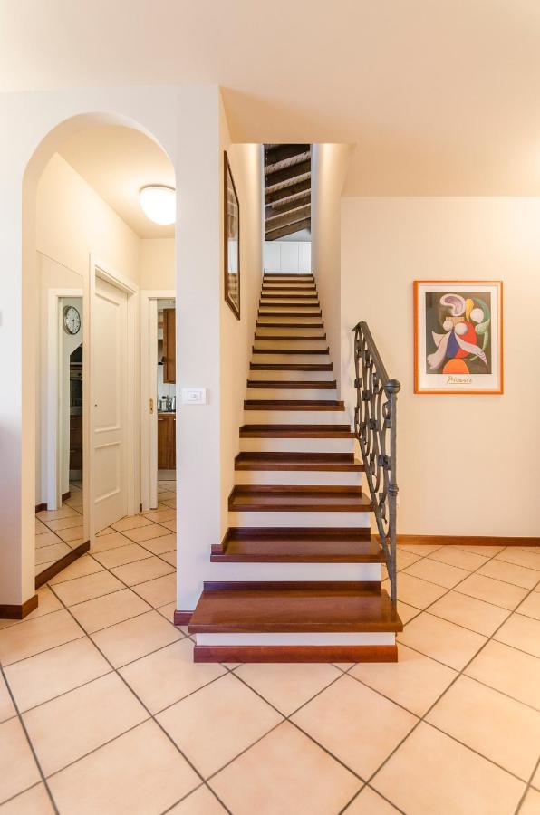 Apartment Flat 13: Elegante E Luminoso Con Terrazzo Privato