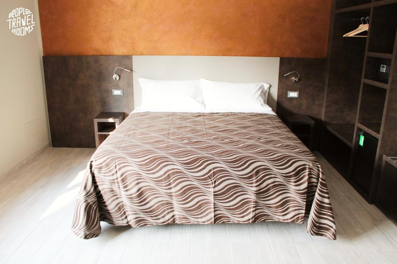 People Travel Guest house