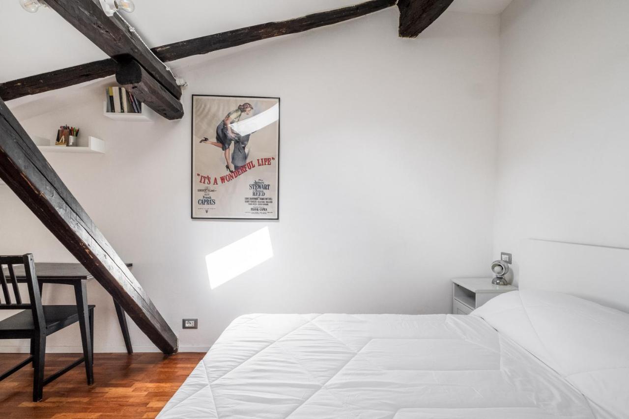 Apartment La Mansarda Di Via Zamboni By Wonderful Italy Bologna