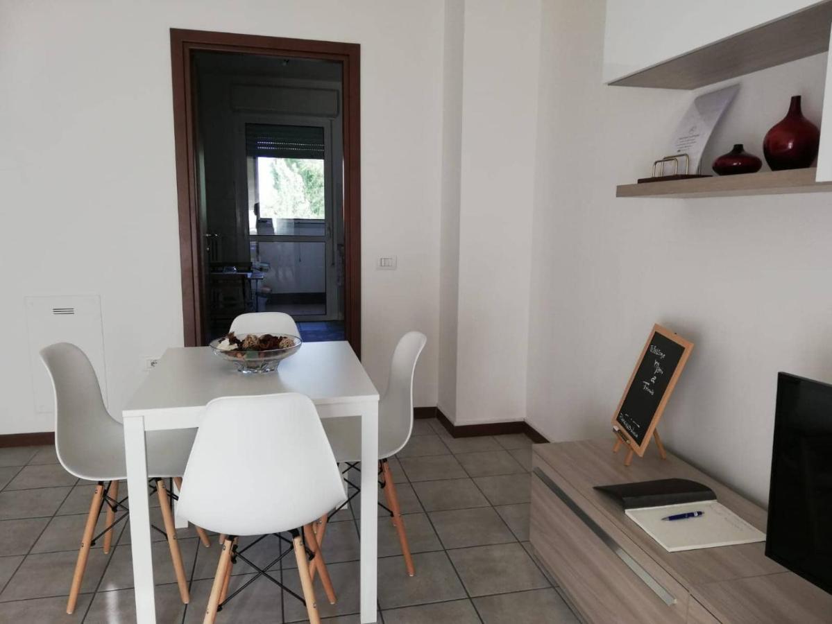 Parri 33 Fiera 4+1 Guest Parking On Demand Bolonha