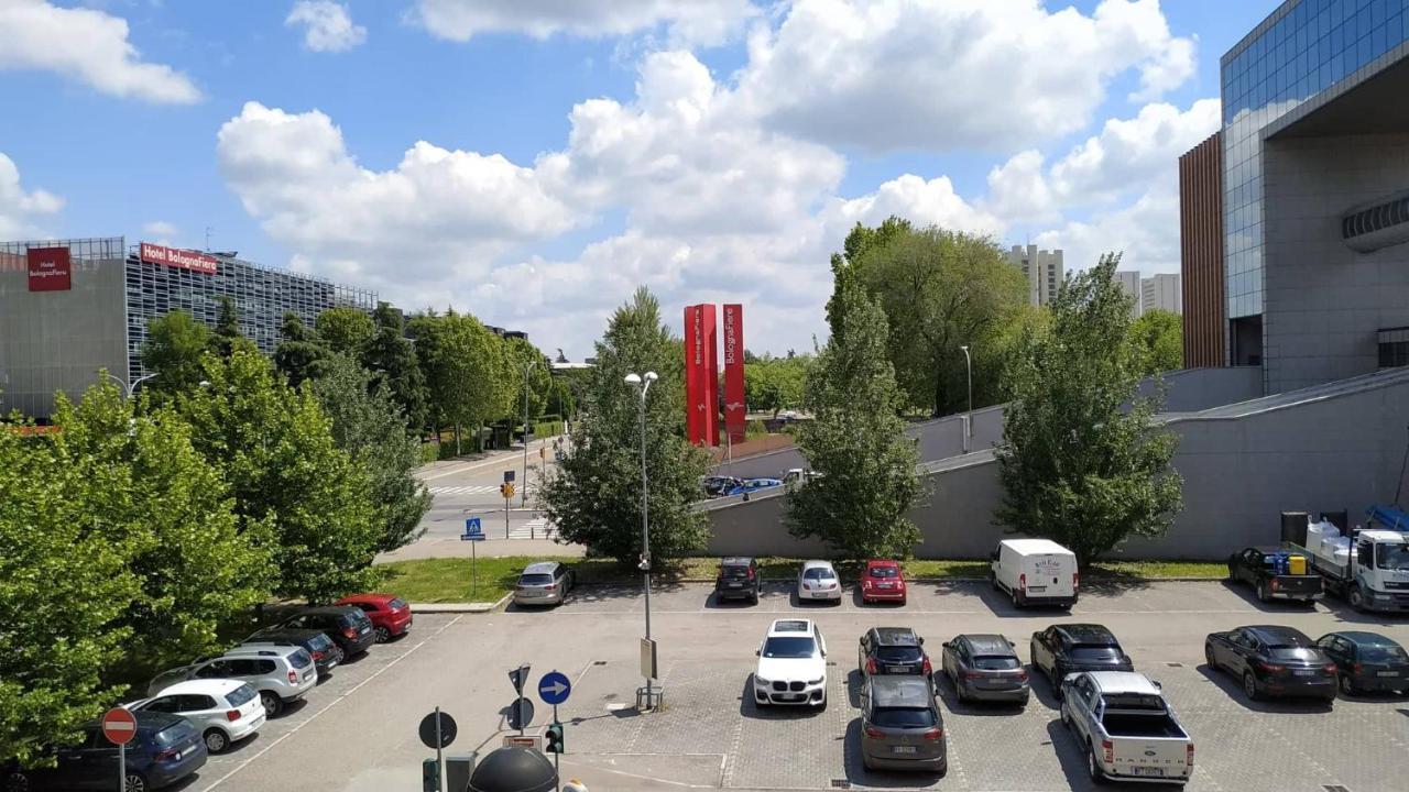 Parri 33 Fiera 4+1 Guest Parking On Demand Bologna