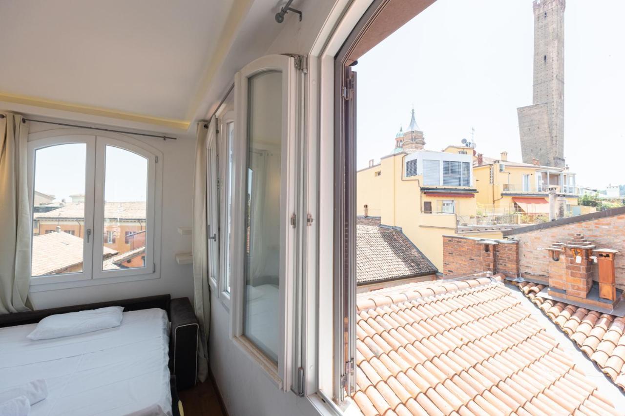 Asinelli, By Short Holidays Apartment *