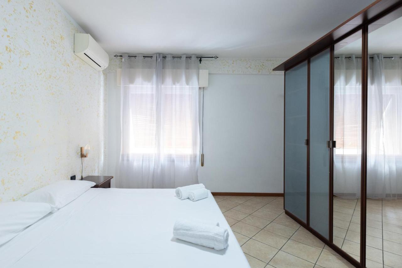Boldrini, By Short Holidays *