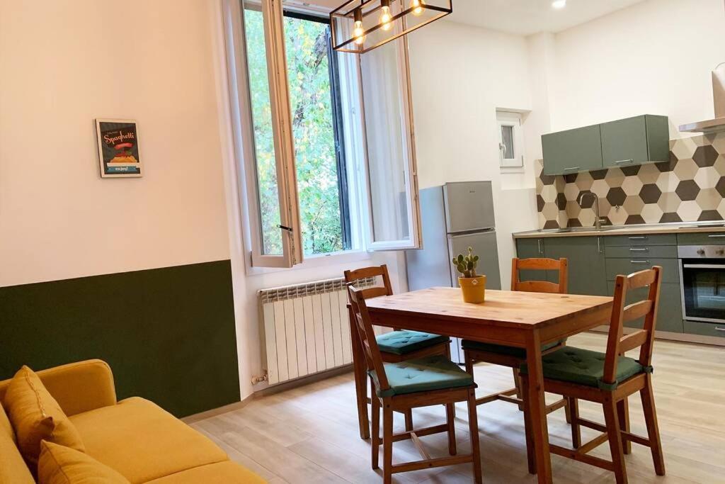 Immerso Nel Verde A Centro Apartamento Bolonha