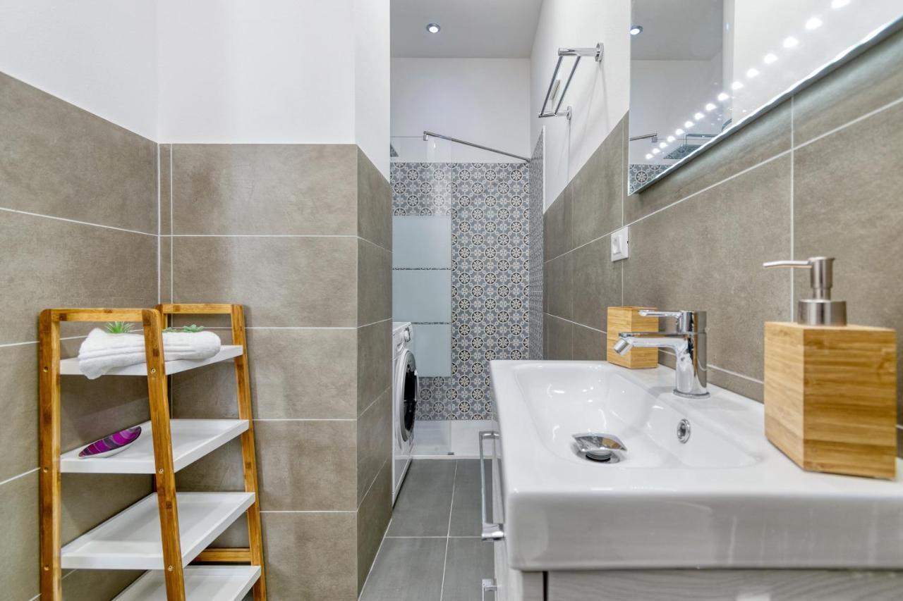 Bologna Centro Suite Ugo Lenzi, 6 *