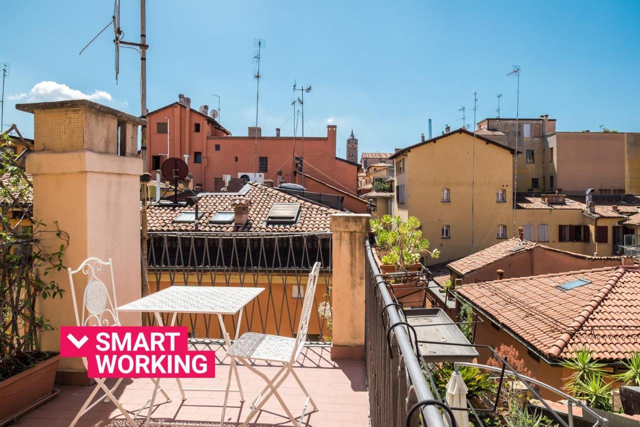 A Pochi Passi Dalla Finestrella Di Via Piella By Wonderful Italy * Bologna