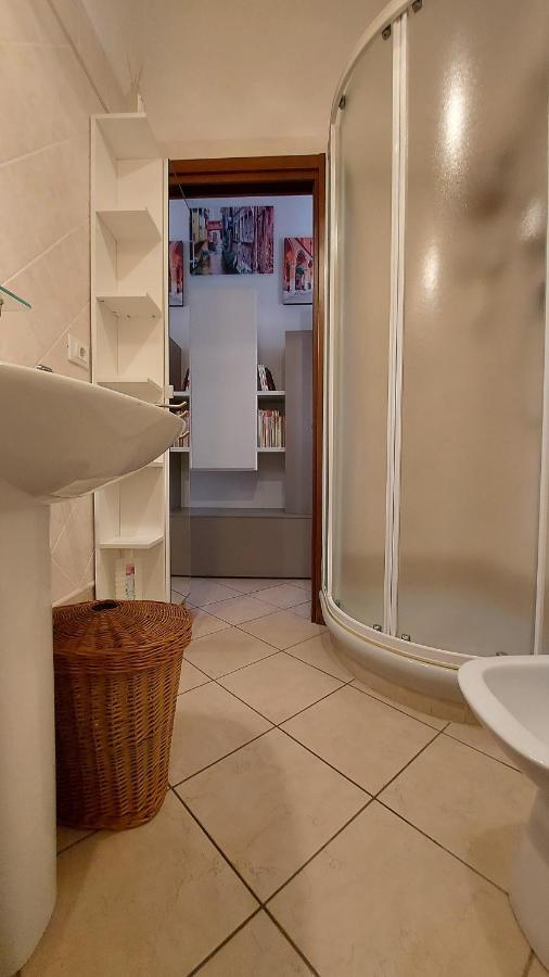 Sguardo A San Luca Apartamento Bolonha