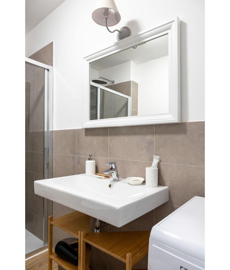 Palazzo Pedretti Halldis By Halldis Apartamento