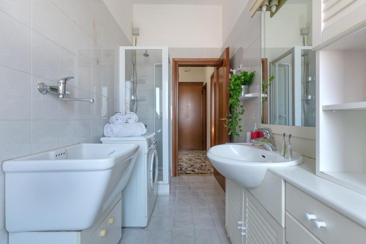 A 500 Mt Dalla Certosa Apartment