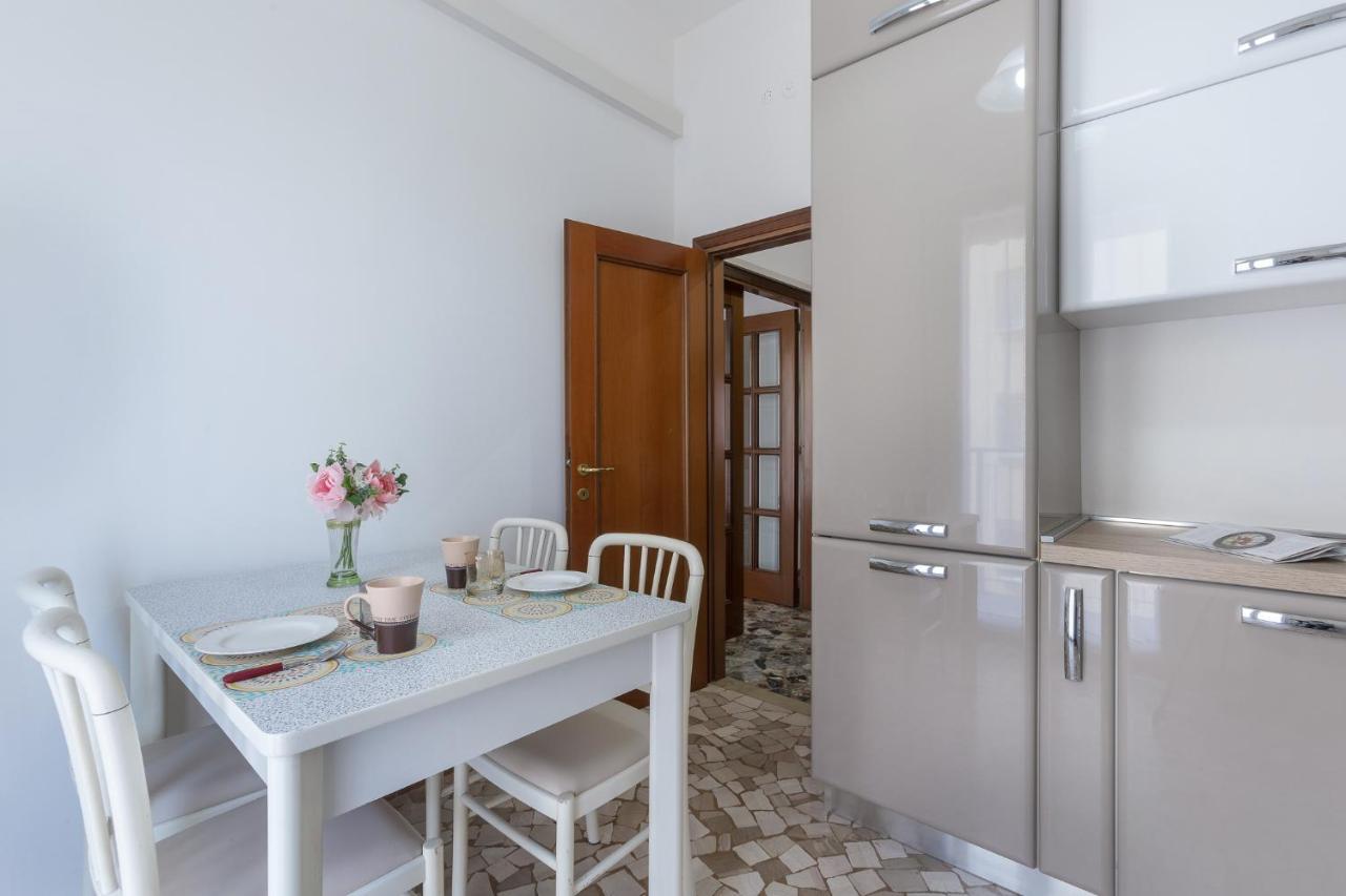 A 500 Mt Dalla Certosa Apartment