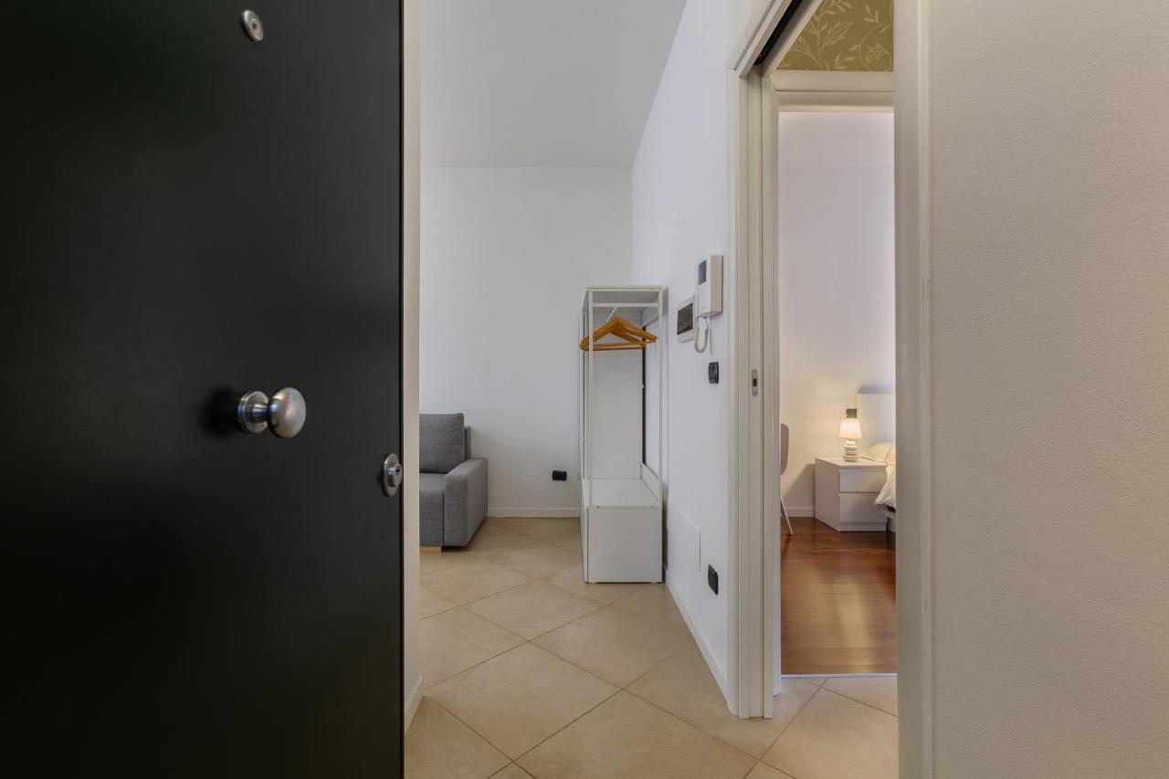 Crocetta Certosa Con Balcone Appartamento