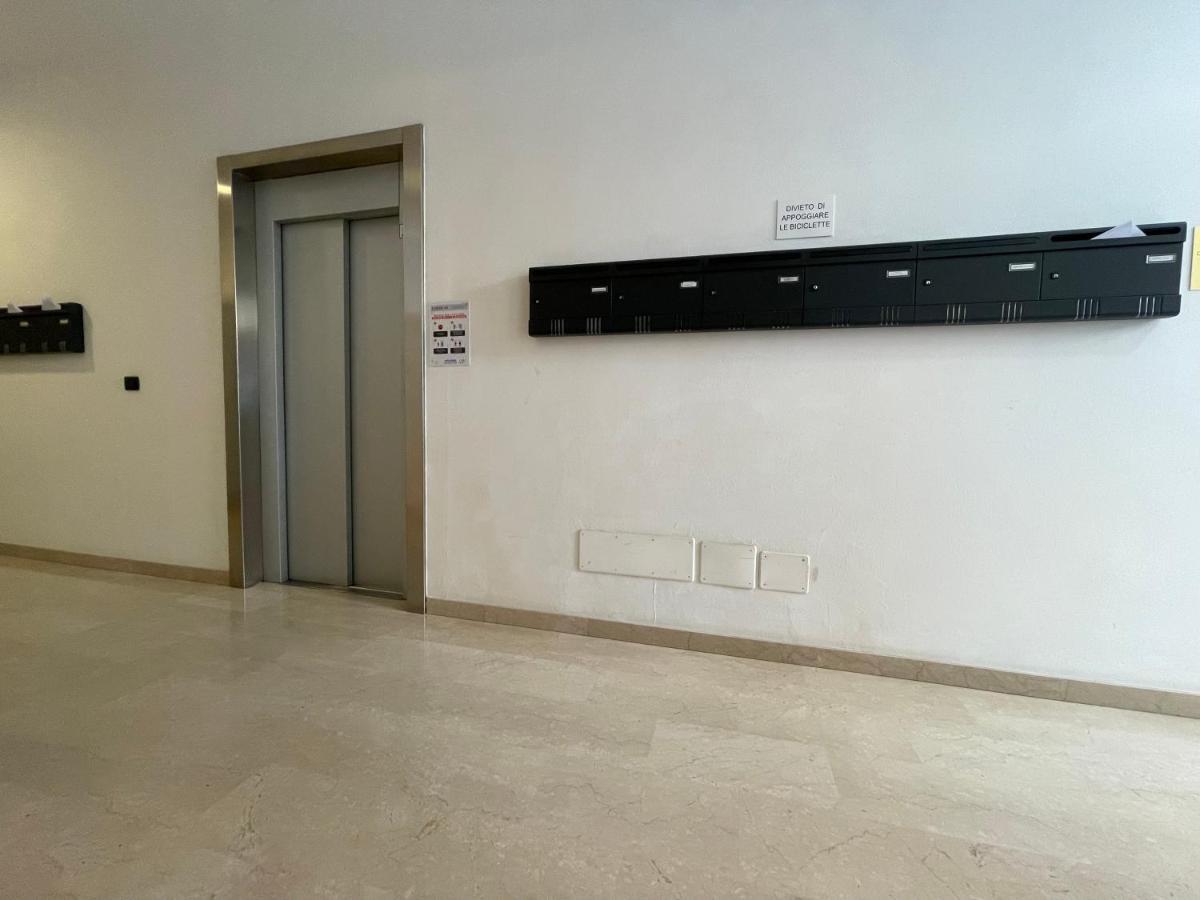 Crocetta Certosa Con Balcone