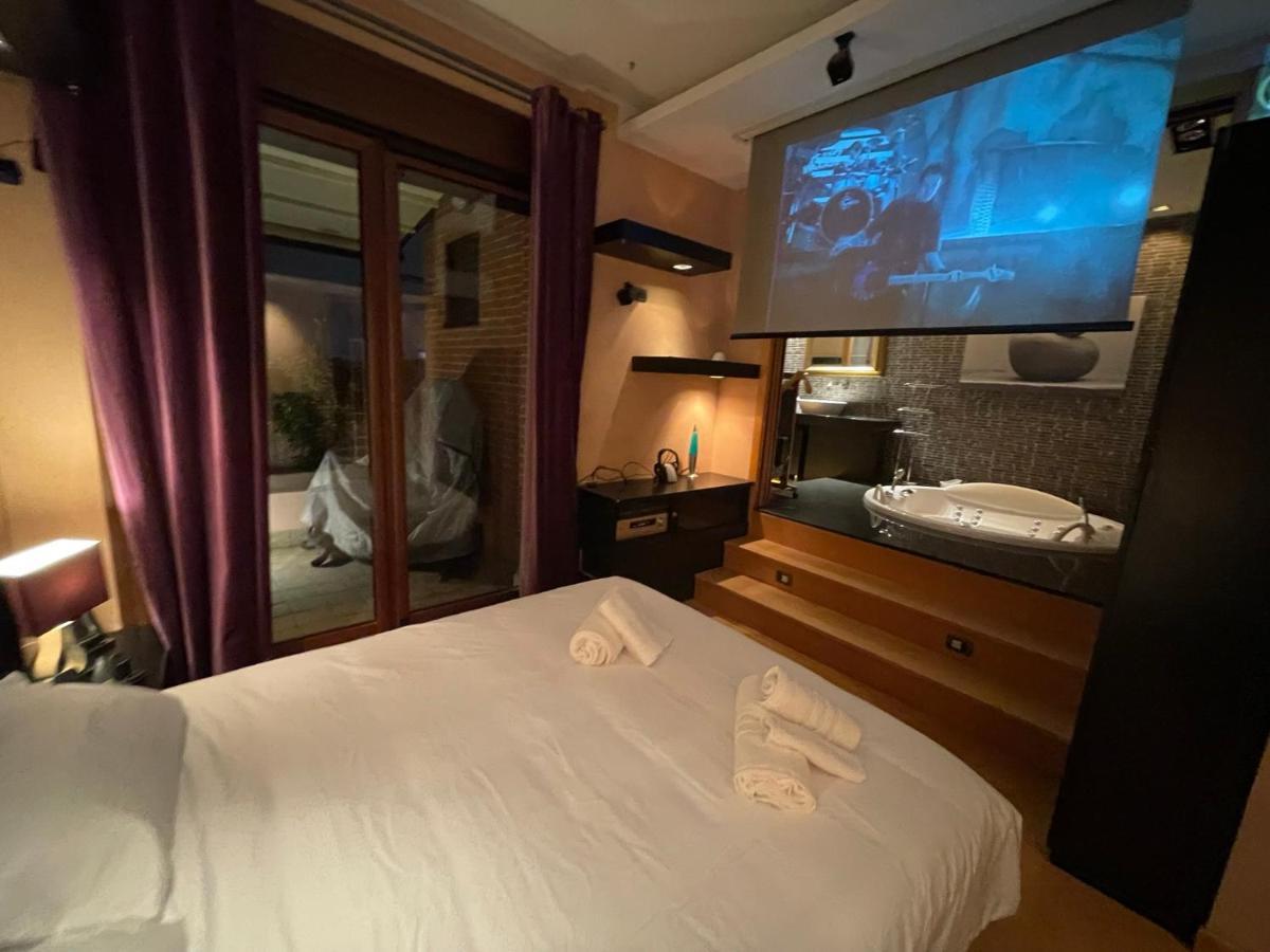 Attico Con Vista Spettacolare E Jacuzzi * Bolonha