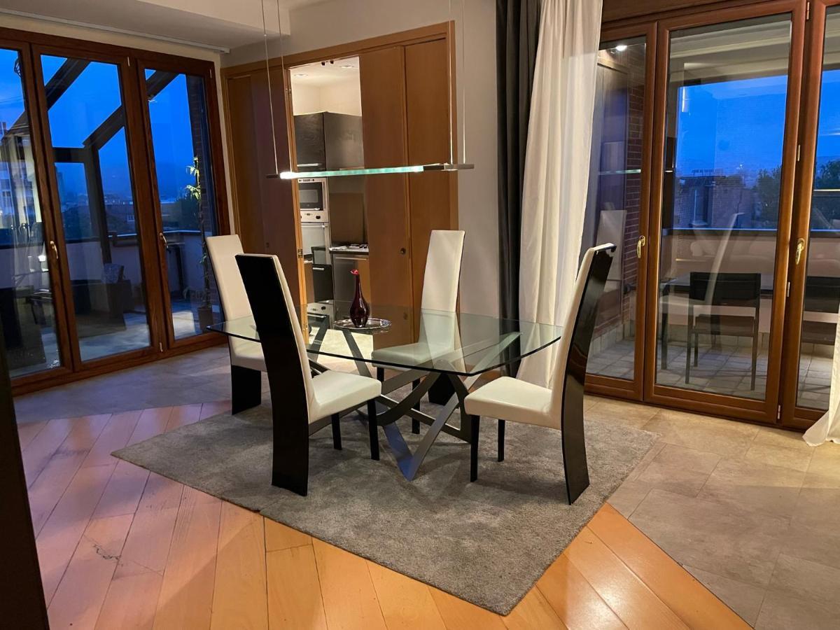 Attico Con Vista Spettacolare E Jacuzzi Apartamento