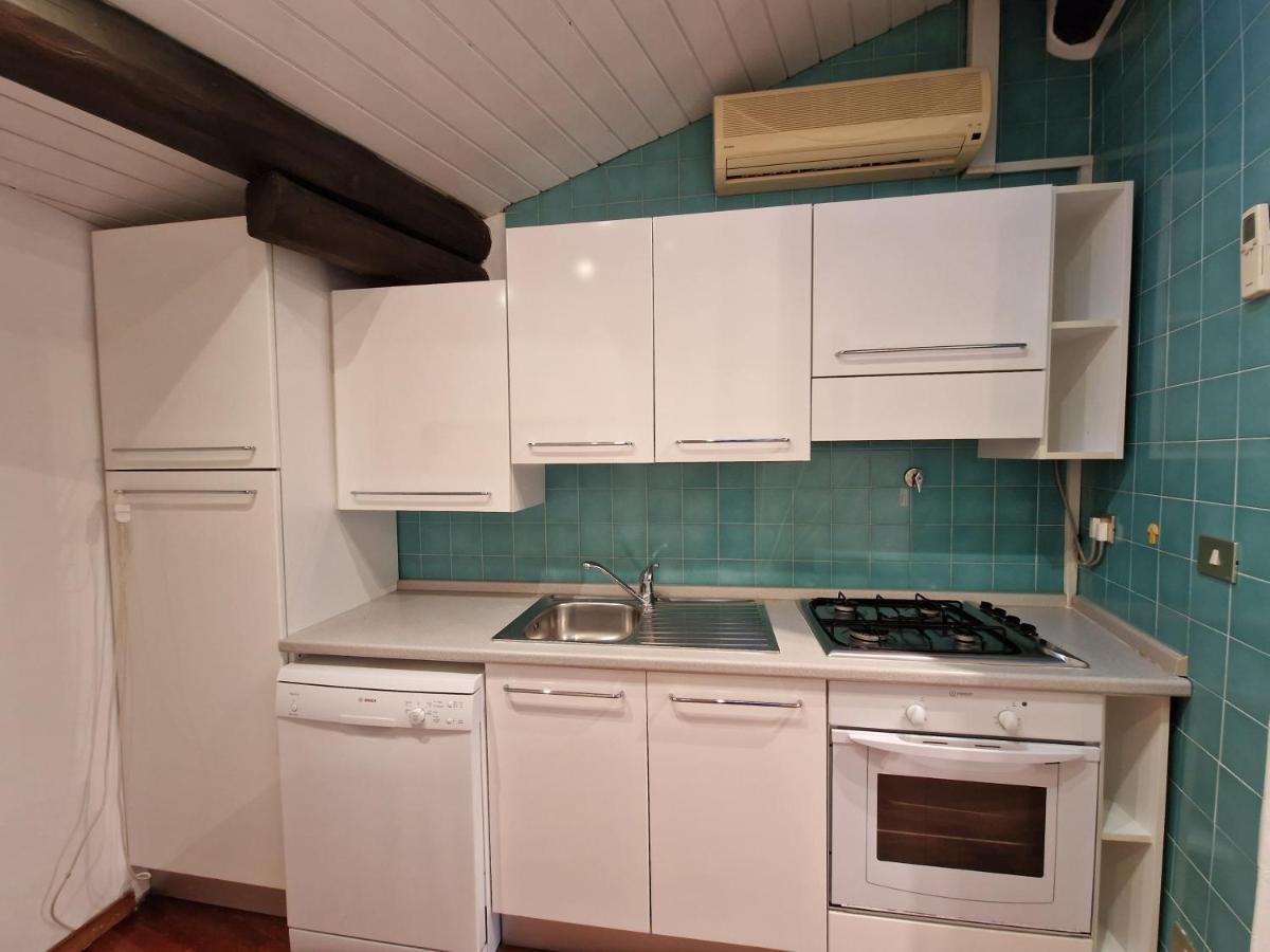 Apartment Lovely One-bedroom Attic In An Ancient Village *