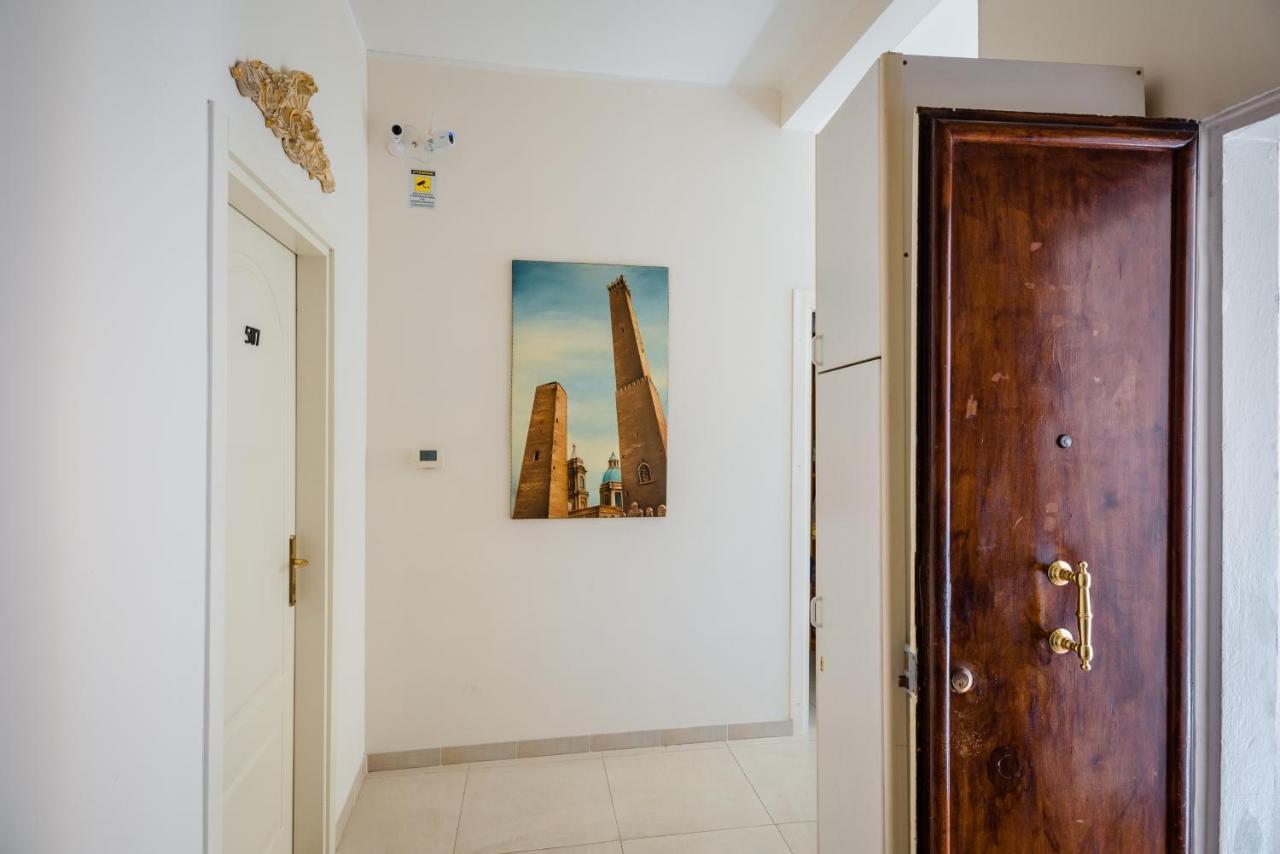 Residenza Due Torri Check In Presso Vicolo Cattani 7 Affittacamere 3*