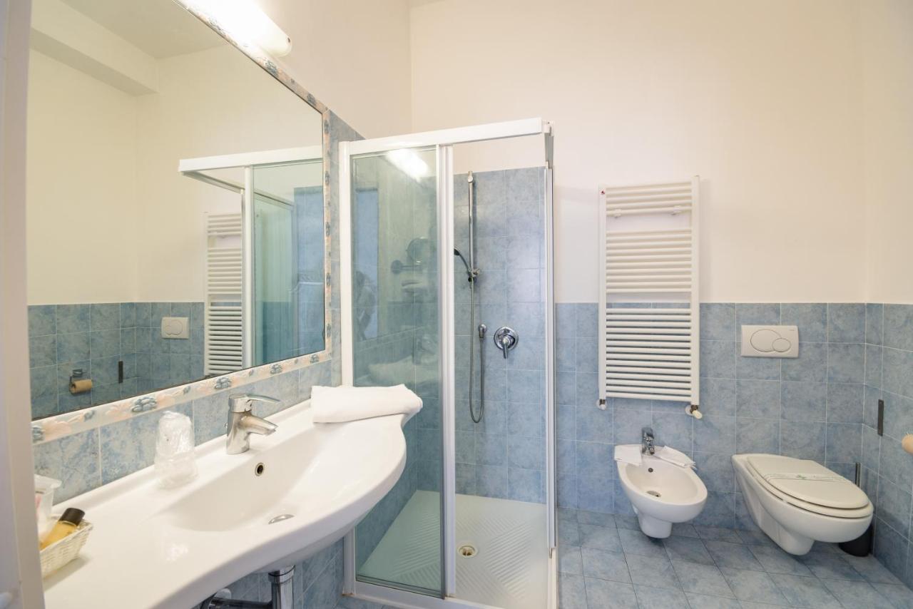 Residenza Due Torri Check In Presso Centrale Vicolo Cattani 7 Gasthuis