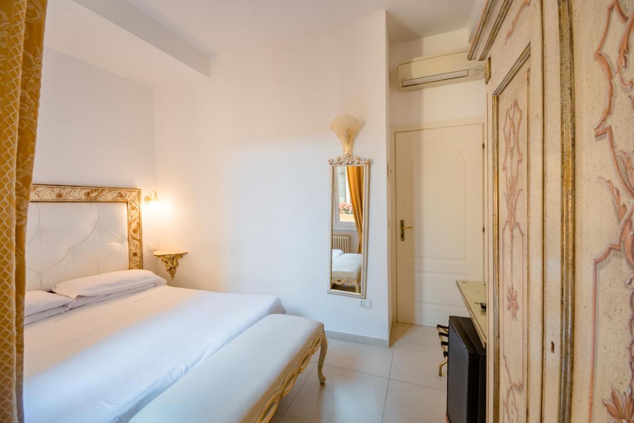 Residenza Due Torri Check In Presso Vicolo Cattani 7 Affittacamere