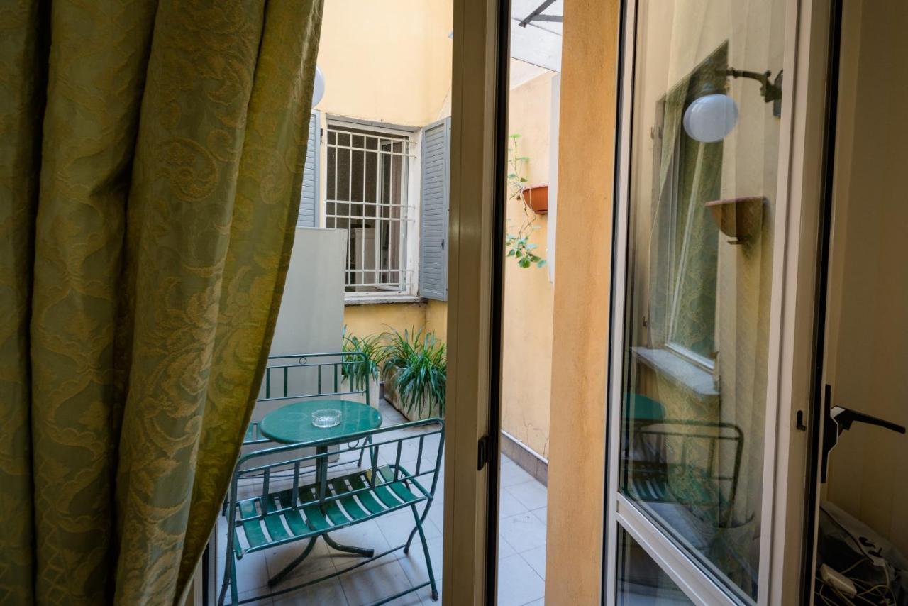 Residenza Due Torri Check In Presso Vicolo Cattani 7 Affittacamere 3*