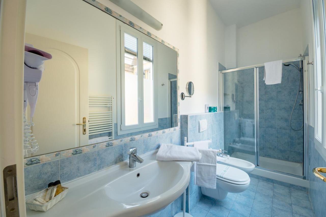 Residenza Due Torri Check In Presso Vicolo Cattani 7 3*