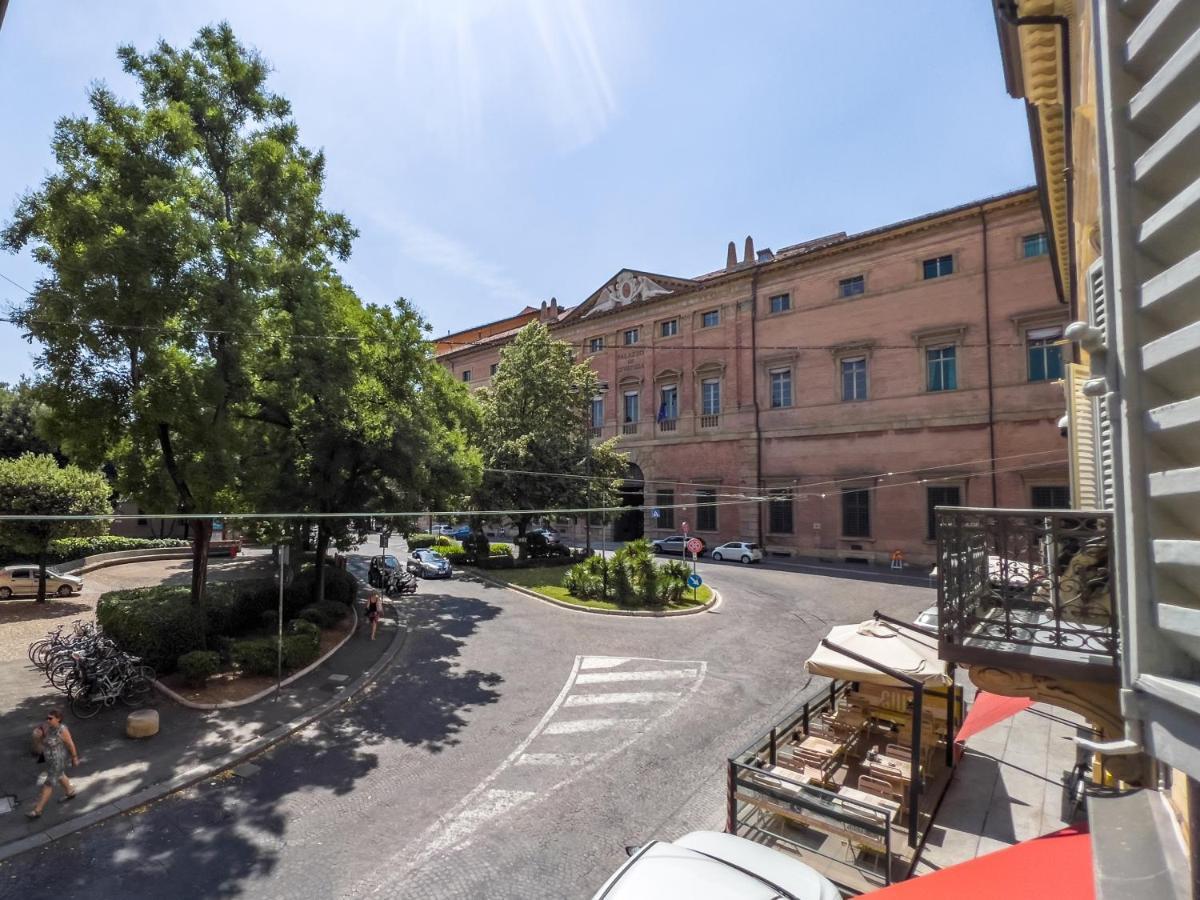 Appartamento [casa Museo] Sotto Gli Affreschi Del 1800 Bologna