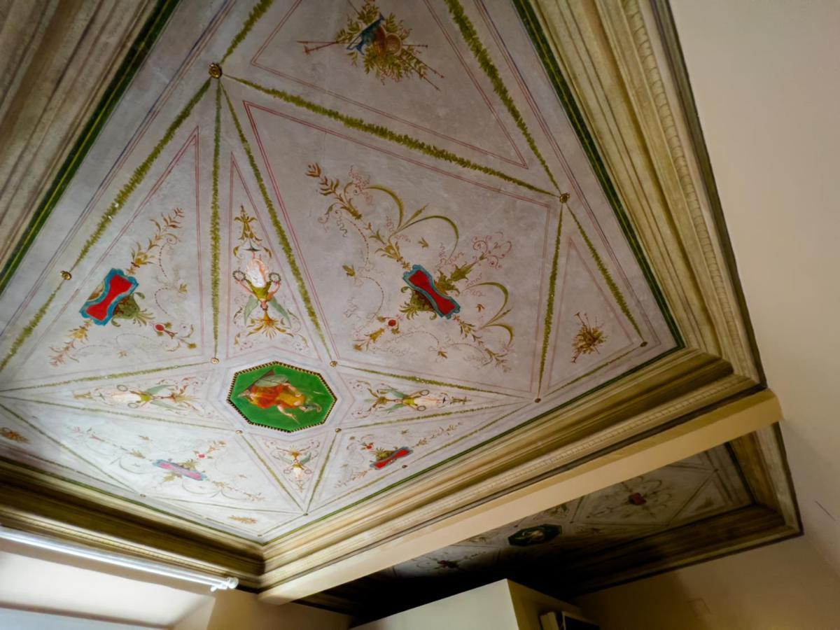 [casa Museo] Sotto Gli Affreschi Del 1800 *
