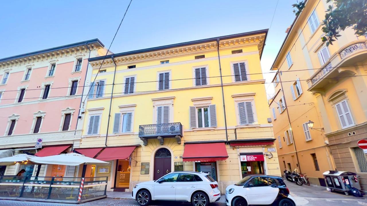 [casa Museo] Sotto Gli Affreschi Del 1800 Bologna