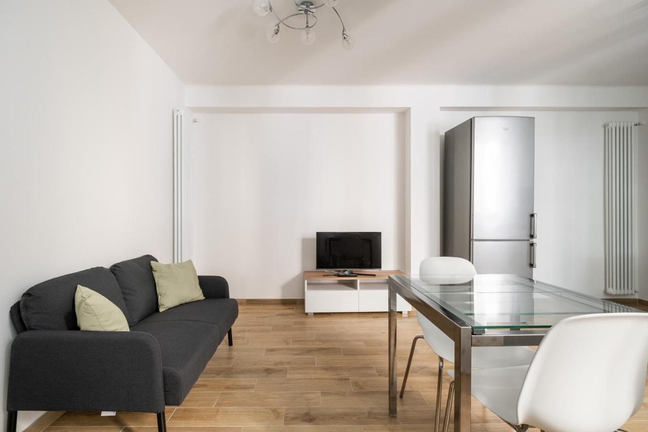 Apartment Centre *