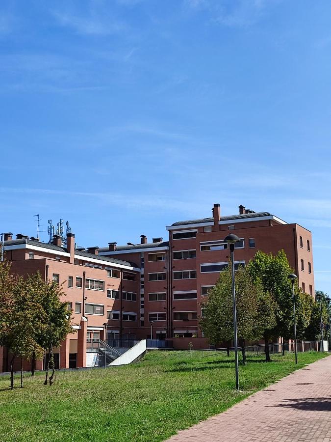 Parri 33 Fiera 4+1 Guest Parking On Demand