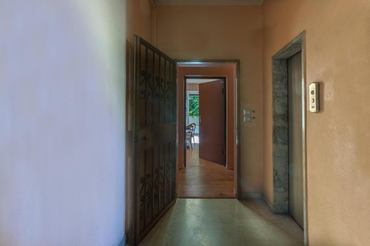 W/terrace 10 Min Walk From Piazza S.stefano Apartment