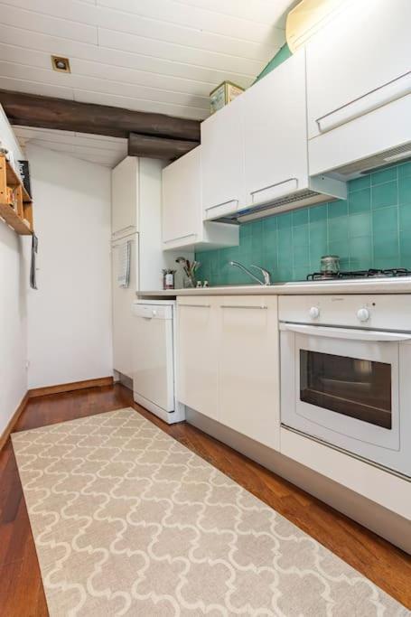 Lovely One-bedroom Attic In An Ancient Village Apartment *