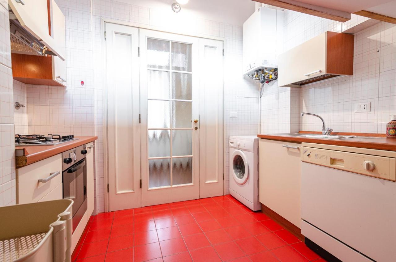Stylish One Bedroom In The Heart Of