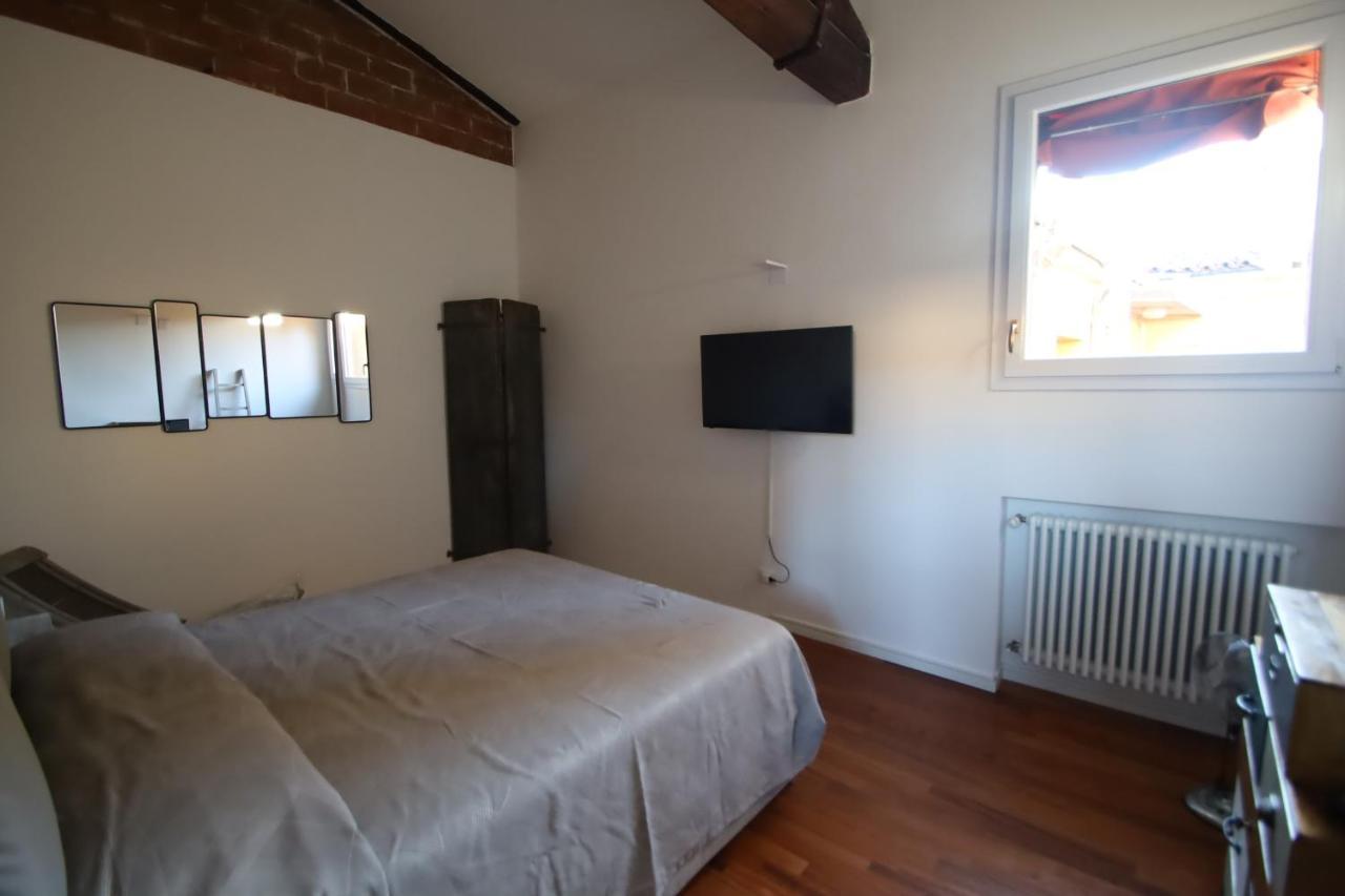 Apartment Charme Immerso Tra Le Mura Bolognesi *