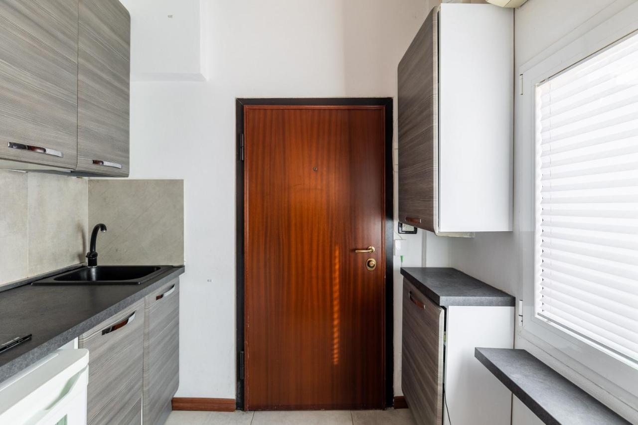Malcontenti Con Terrazzo By Wonderful Ltaly *