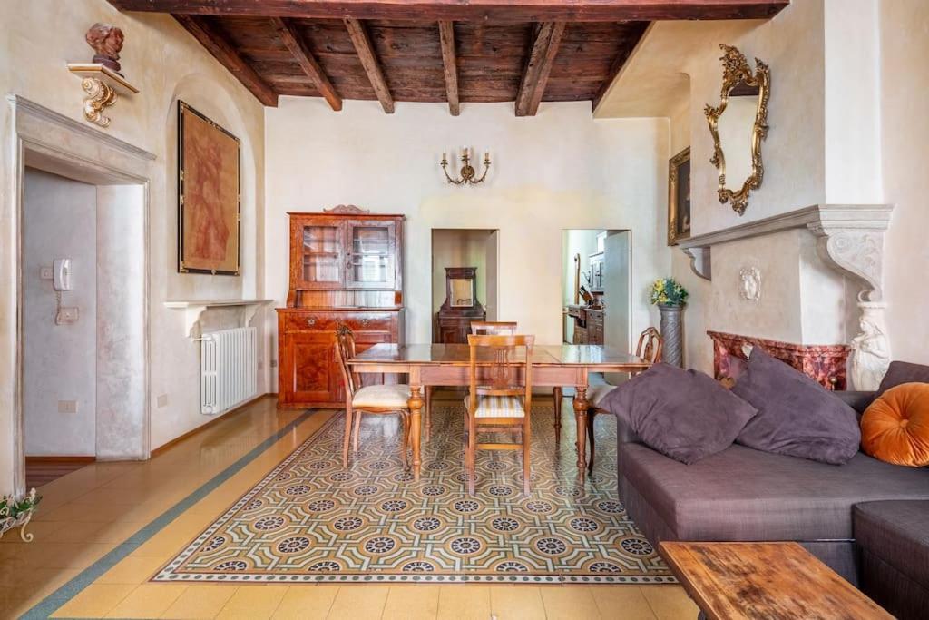 Elegant - Liberty House Apartment Bologna
