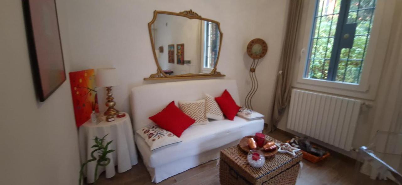 Minimal Chic House Fast Wi-Fi, Private Garden & Free Parking Ferienhaus