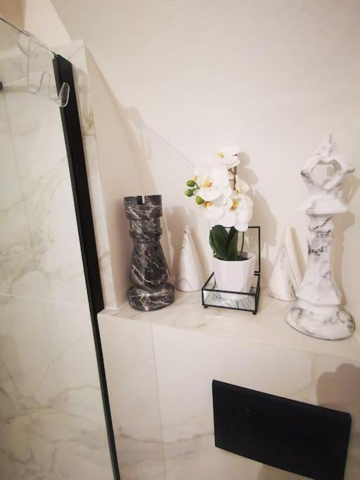 Gombruti14 Boutique *