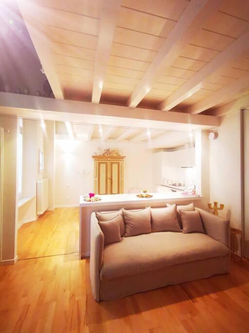 Gombruti14 Boutique Apartment
