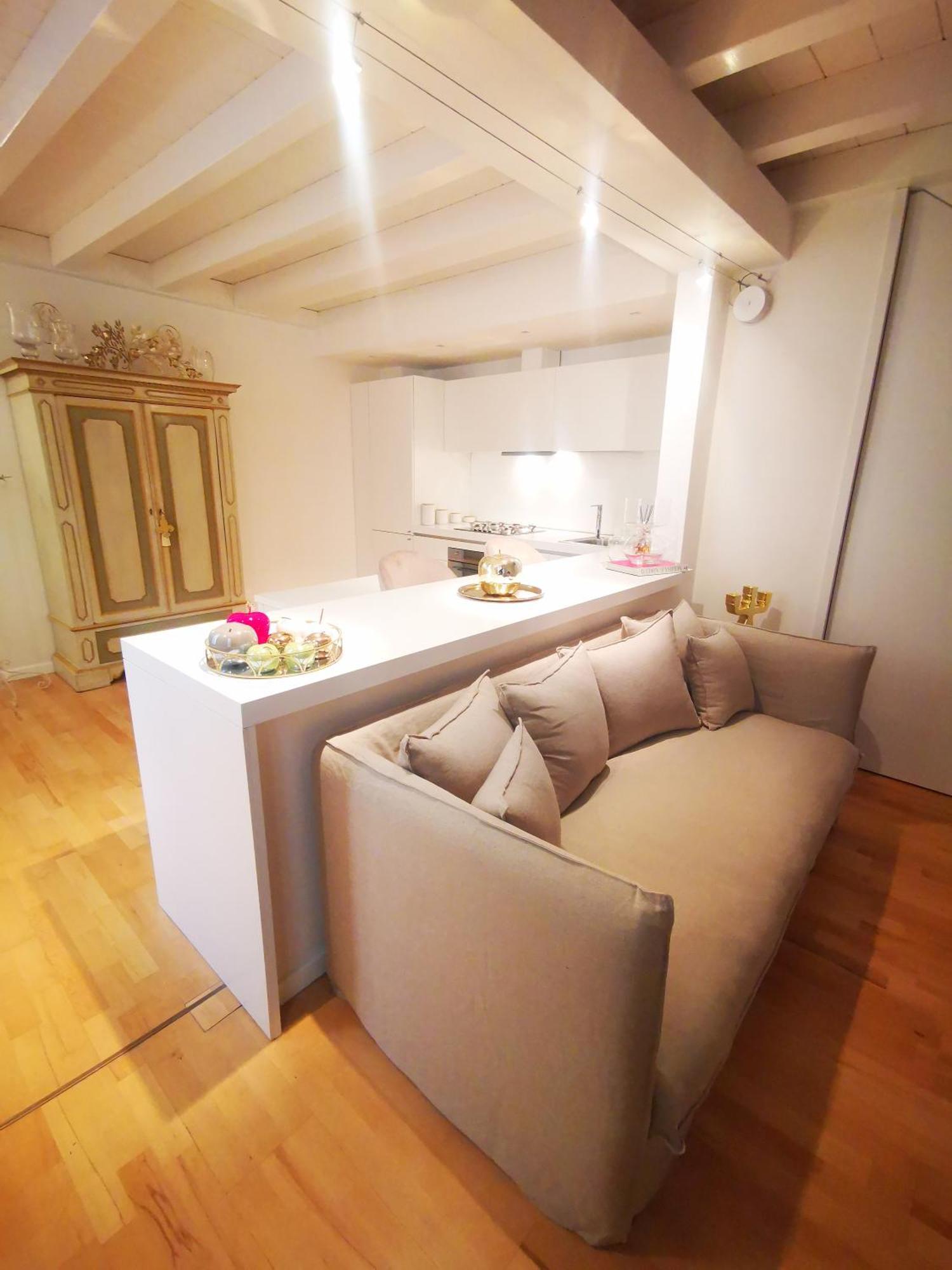 Gombruti14 Boutique