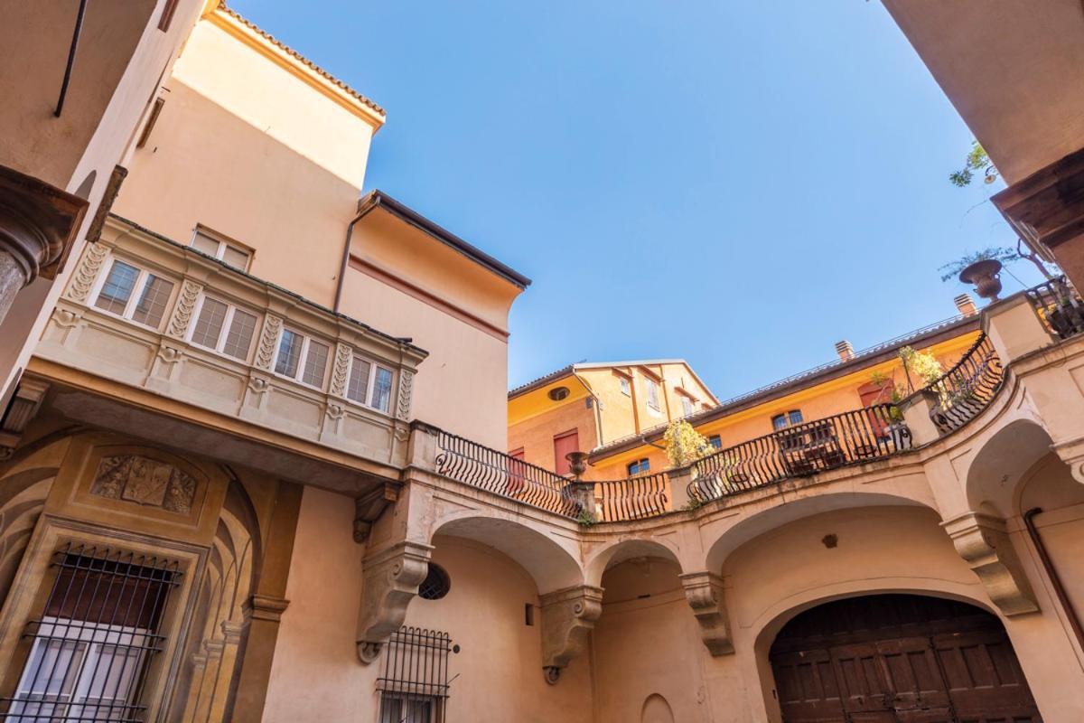 Ur-nest D'azeglio * Bologna