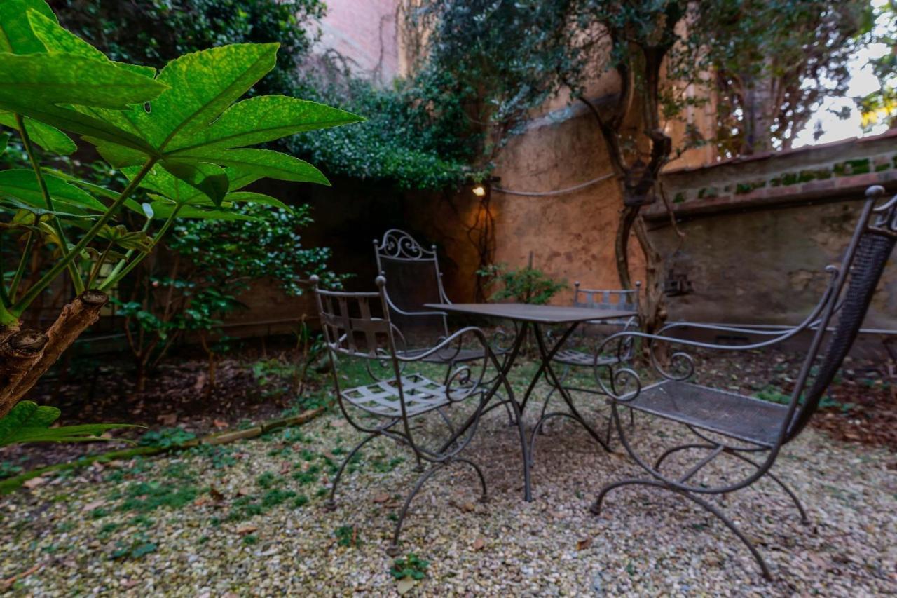 Aldrovandi, With Private Garden Apartment *