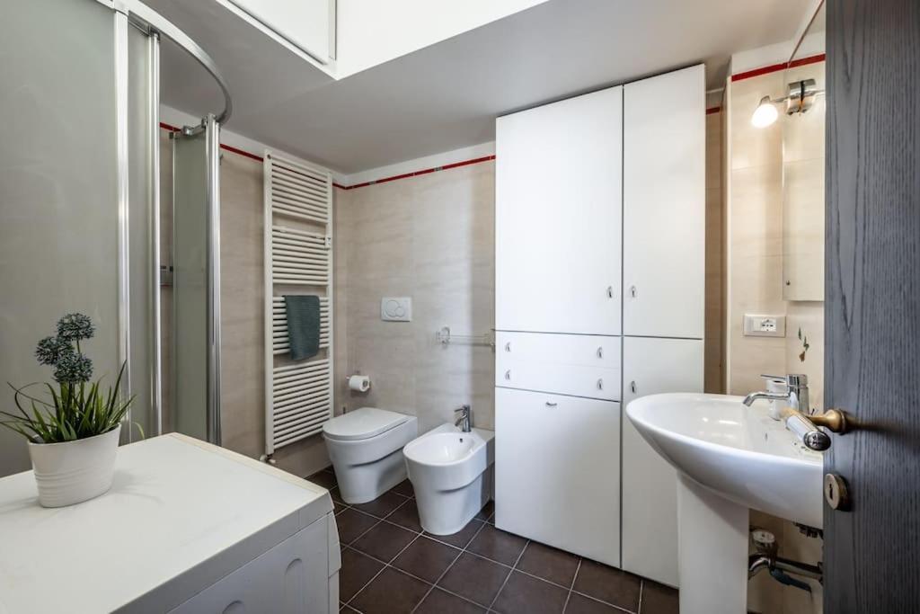 Sotto Le Due Torri 5* Apartment