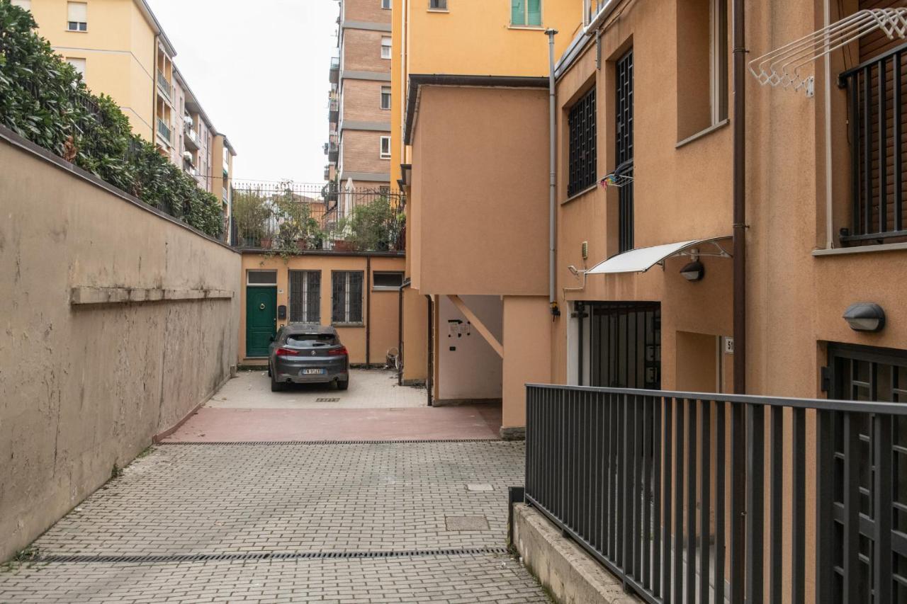 Apartment Fashion Gold With Jacuzzi & Car Garage *