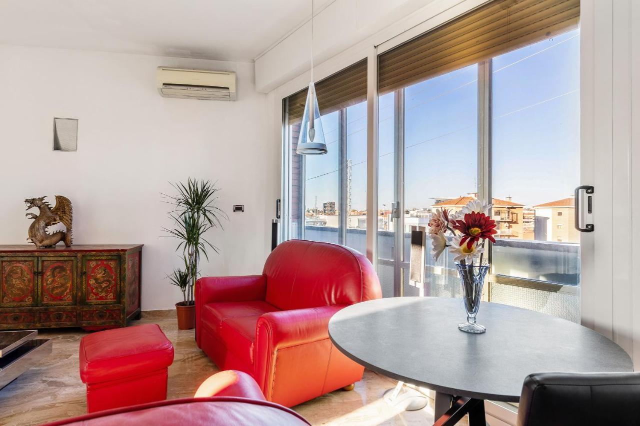 051 Living Apartment *