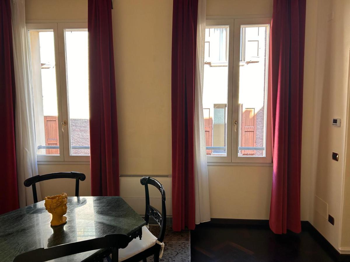 Piazza Maggiore Luxury Apartment *