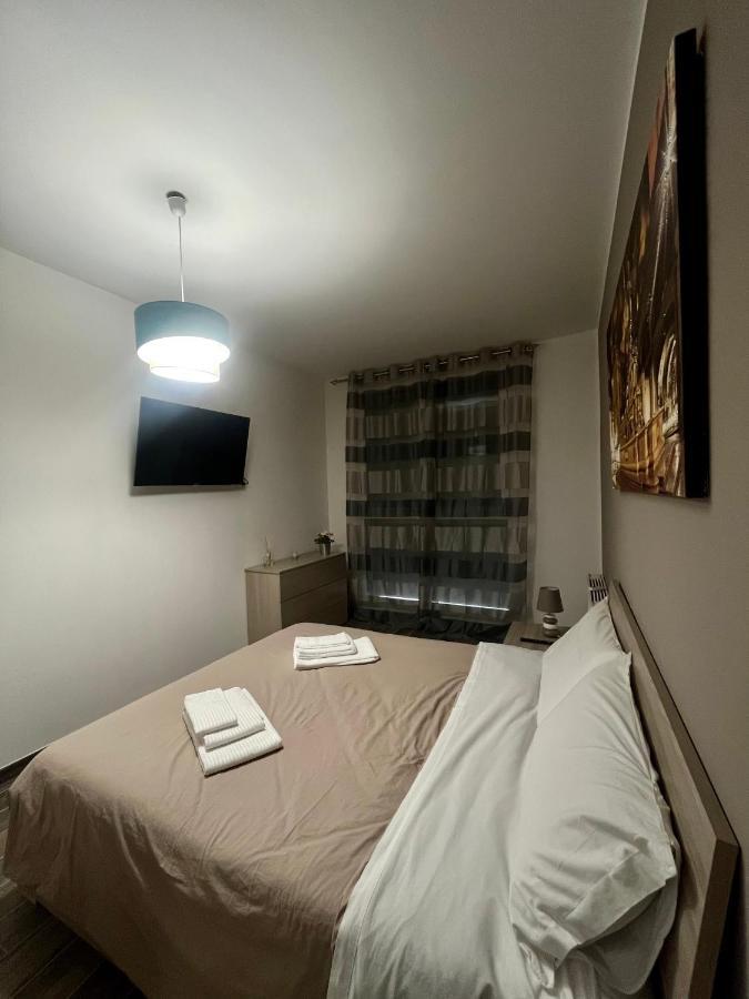 Apartment Sweet 051