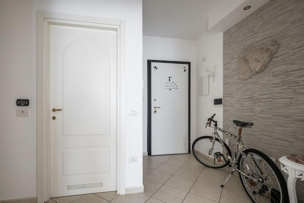 A Casa Di Mo', A Due Passi Dalla Stazione E Fiera Apartment *